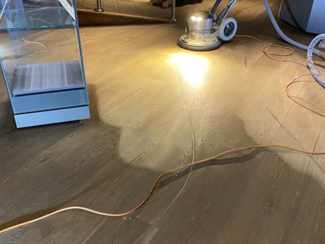 classic-floor-cleaning (12)-kireth-ai